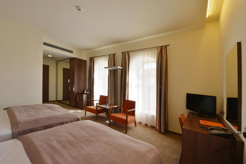 Hotel Budweis Екстериор снимка